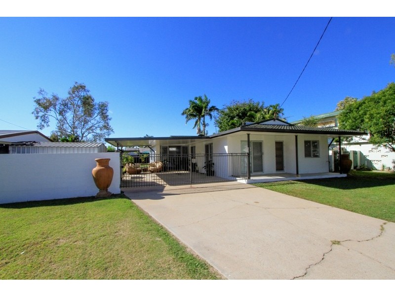 2 Turra Court, Mount Louisa QLD 4814