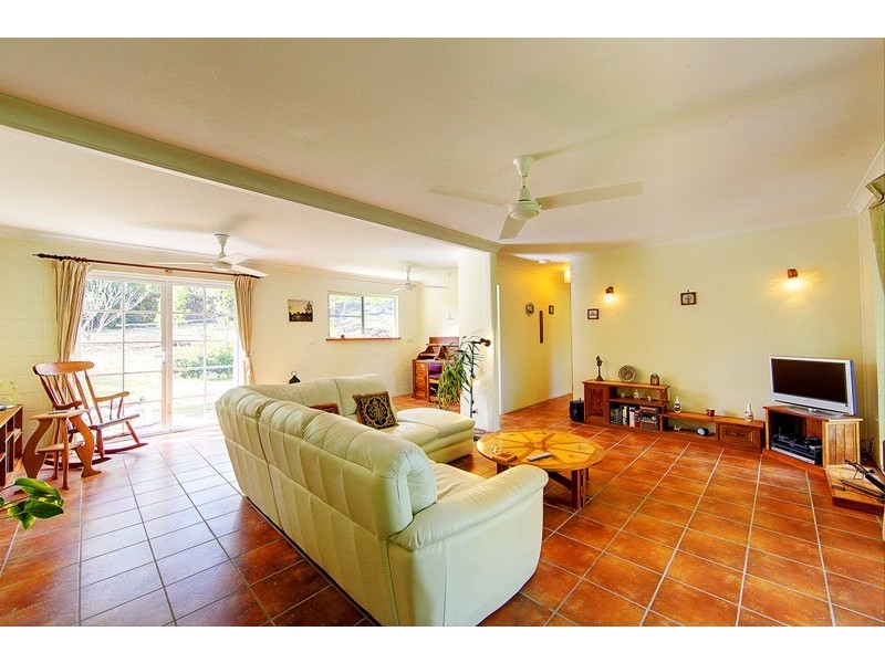 22 Mt Elliot Drive, Alligator Creek QLD 4816