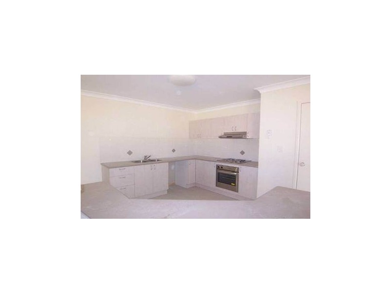 8 Dungurra Place, Bushland Beach QLD 4818