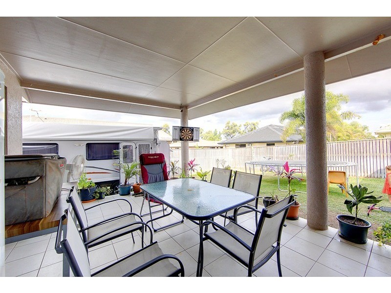 8 Dungurra Place, Bushland Beach QLD 4818