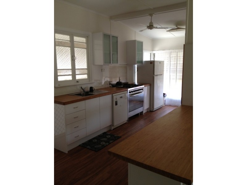 104 ROSS RIVER ROAD, Mundingburra QLD 4812