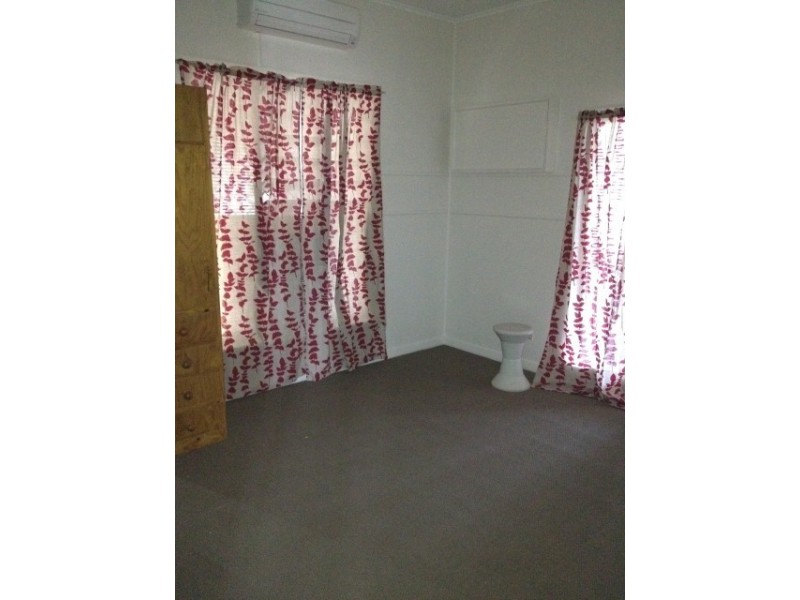 104 ROSS RIVER ROAD, Mundingburra QLD 4812