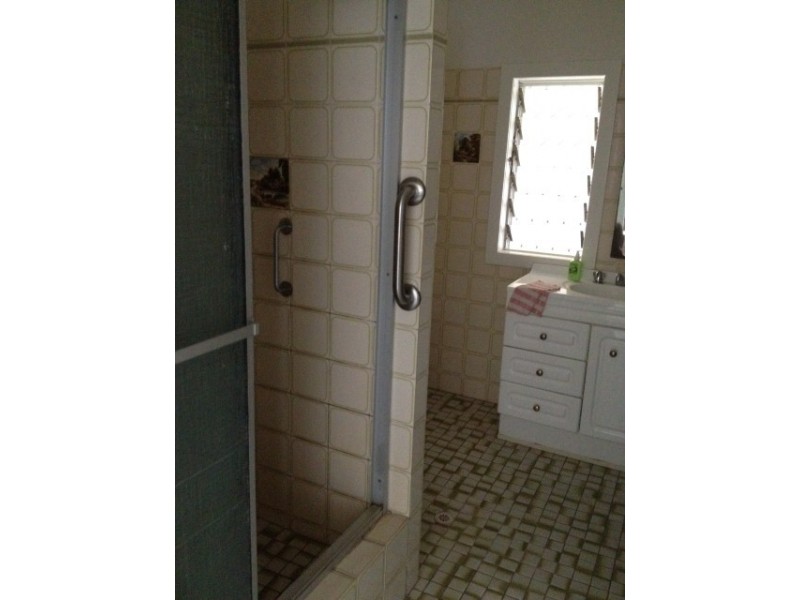 104 ROSS RIVER ROAD, Mundingburra QLD 4812