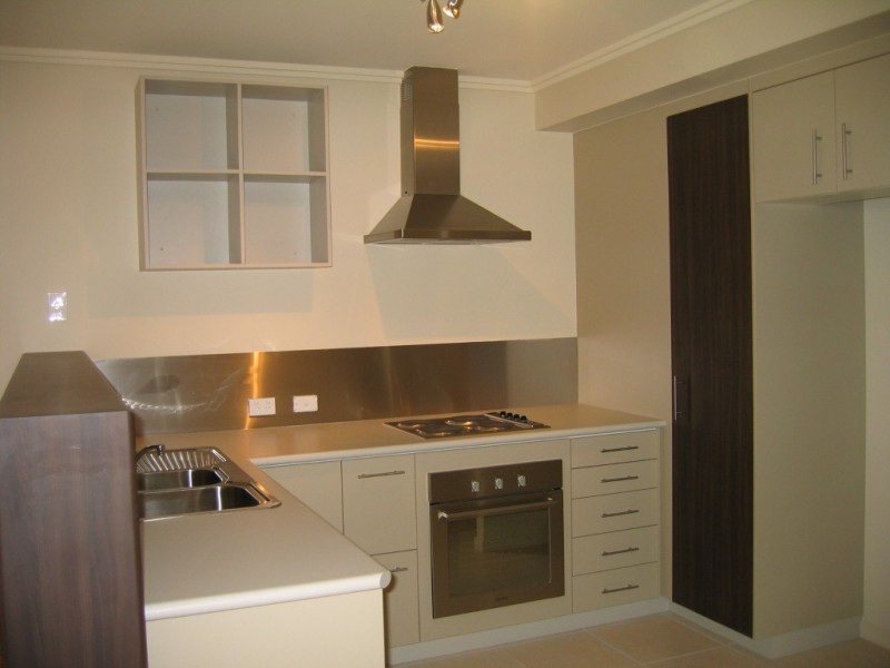 14/23 ECHLIN STREET, West End QLD 4810