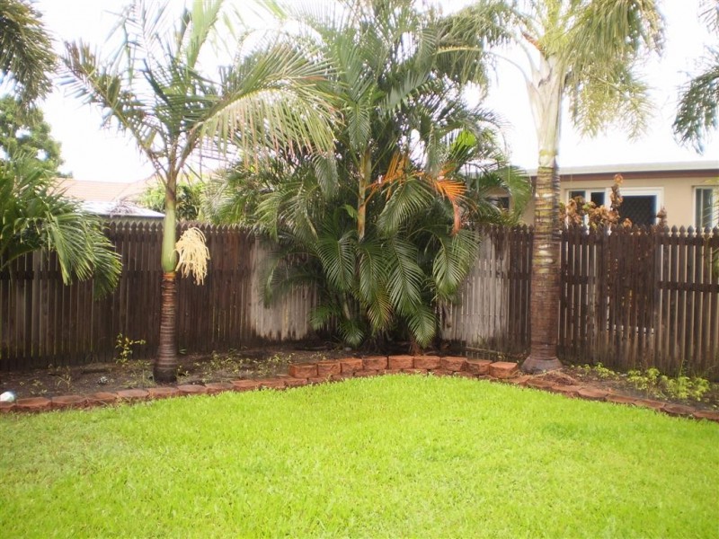 33 LOMOND STREET, Kirwan QLD 4817