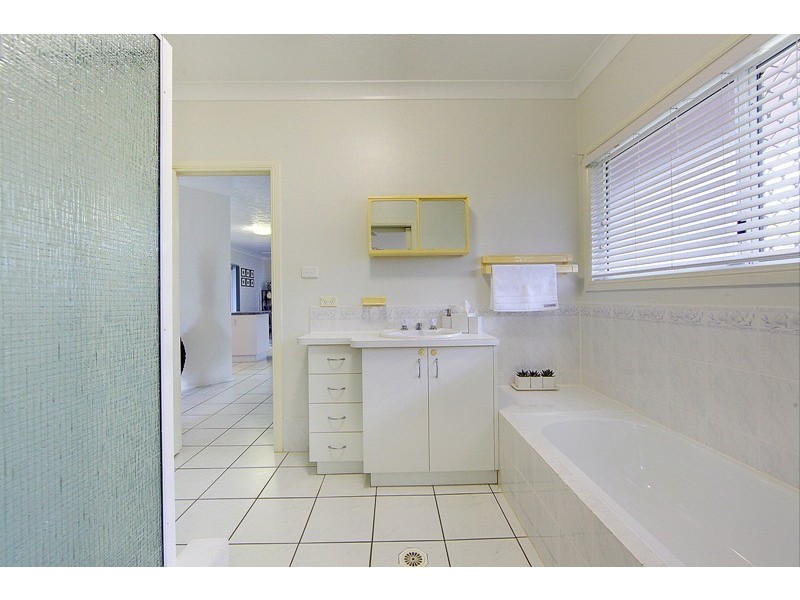 7 Eileen Court, Kelso QLD 4815