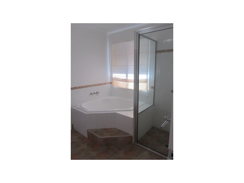 11 Scarisbrick Drive, Kirwan QLD 4817