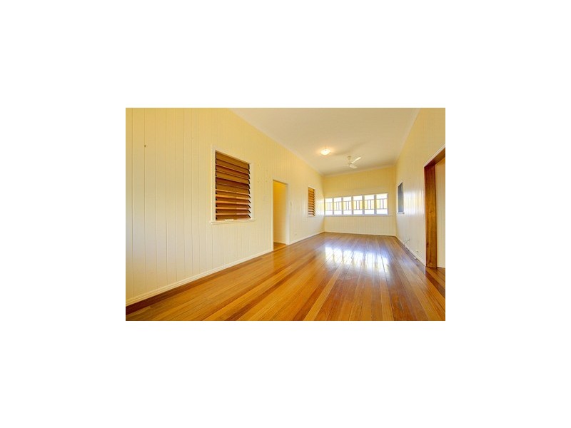 24 Leigh Street, West End QLD 4810