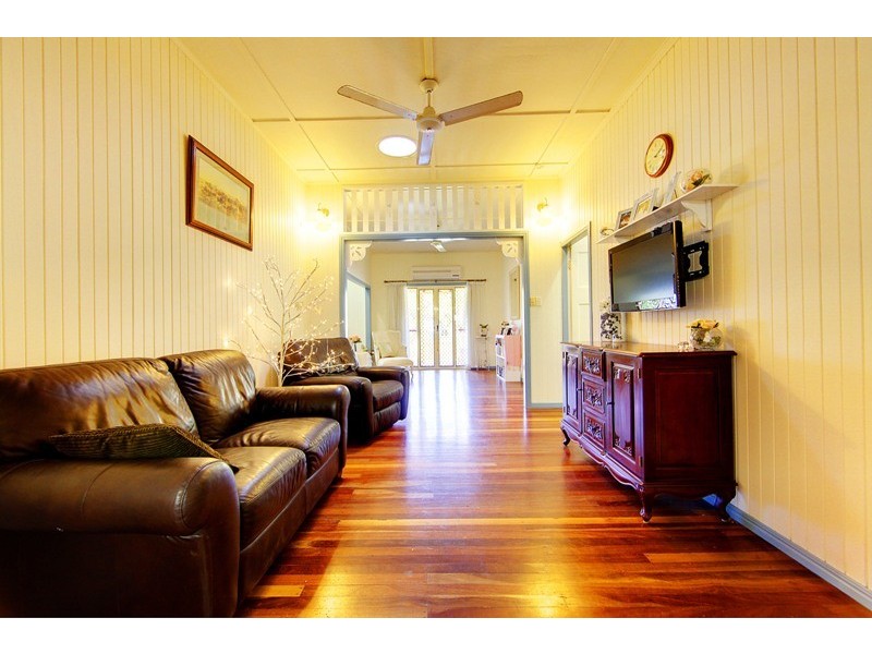 10 Shaw Street, West End QLD 4810