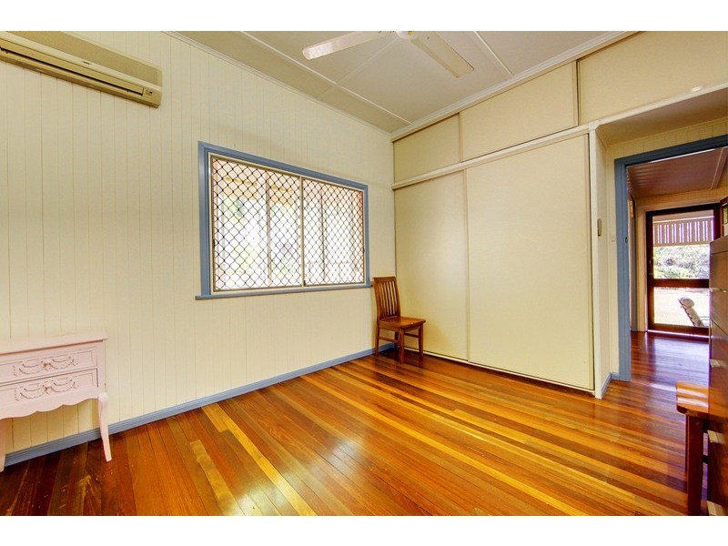 10 Shaw Street, West End QLD 4810