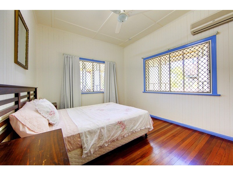 10 Shaw Street, West End QLD 4810