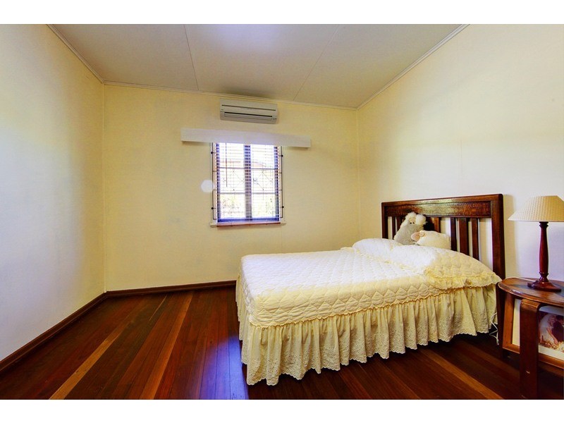 16 Kenilworth Avenue, Hyde Park QLD 4812