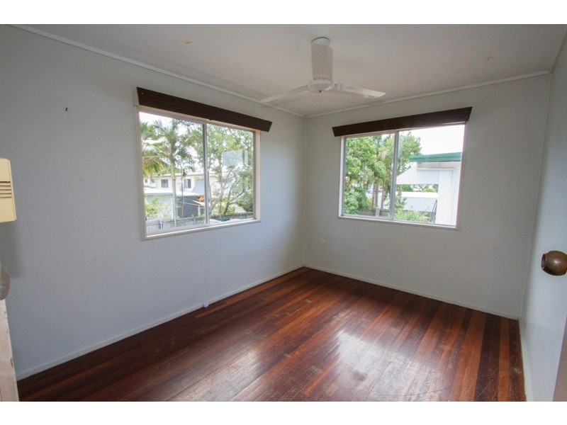 30 Burnett Crescent, Wulguru QLD 4811