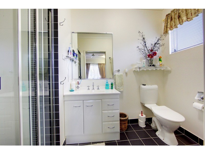 2 Moor Court, Kelso QLD 4815