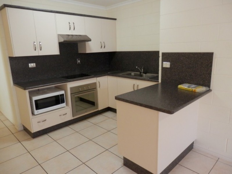 1/7 Warburton Street, North Ward QLD 4810