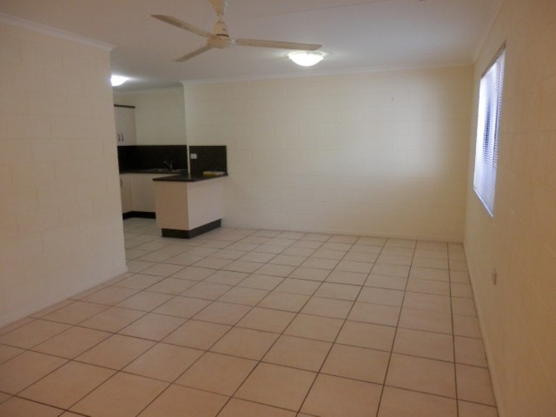 1/7 Warburton Street, North Ward QLD 4810