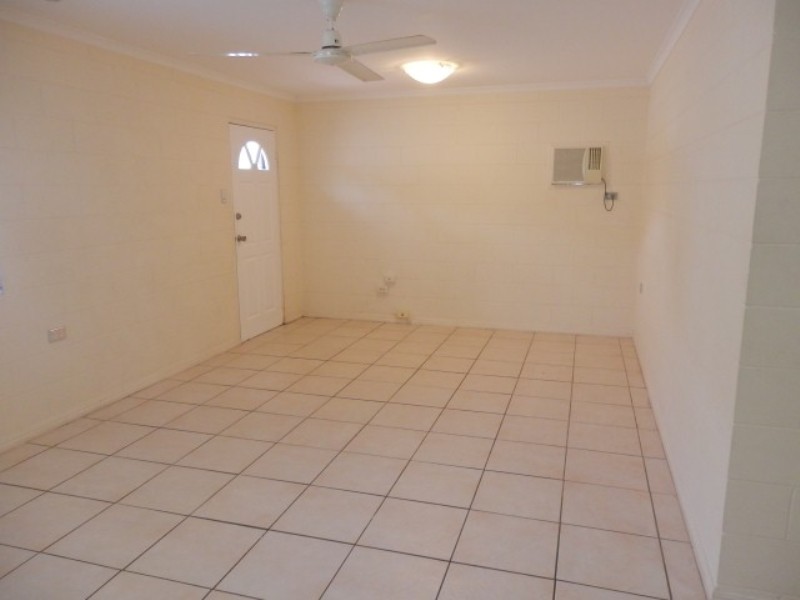 1/7 Warburton Street, North Ward QLD 4810