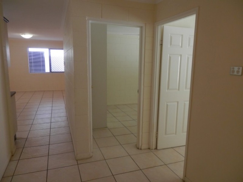 1/7 Warburton Street, North Ward QLD 4810