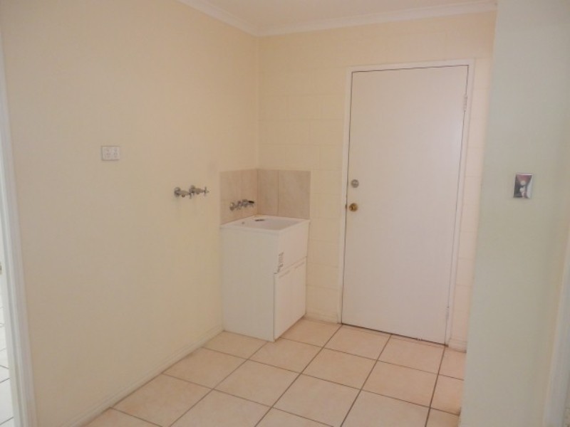 1/7 Warburton Street, North Ward QLD 4810