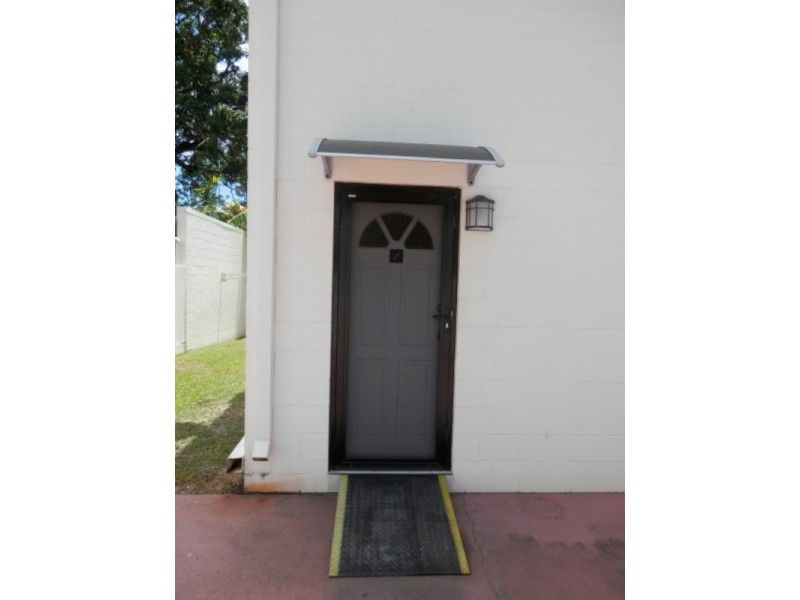 1/7 Warburton Street, North Ward QLD 4810