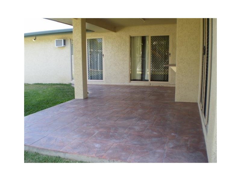 64 GREENWOOD DRIVE, Kirwan QLD 4817