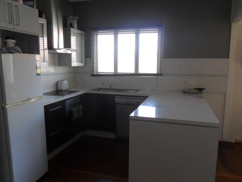 30 NORTH STREET, West End QLD 4810