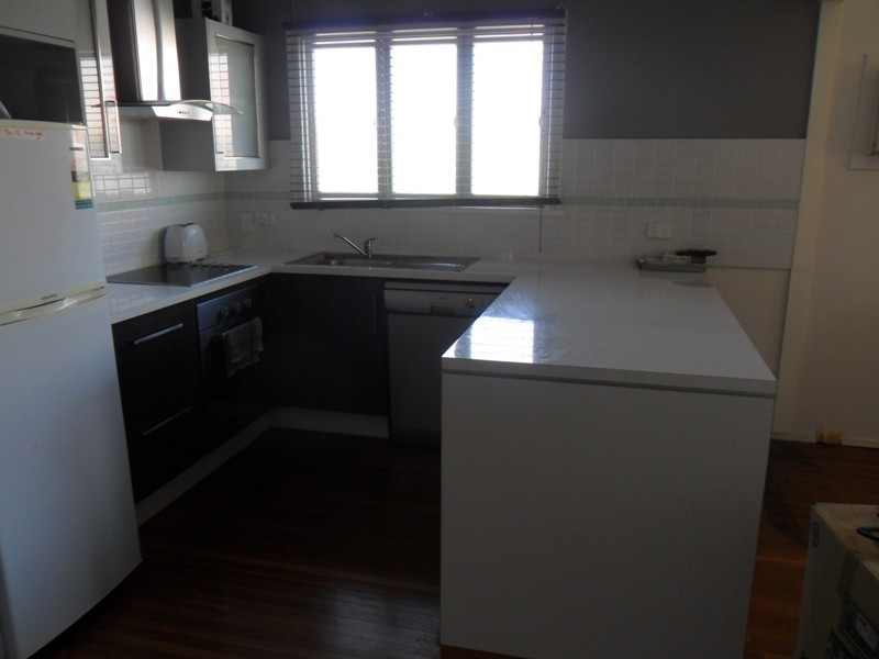 30 NORTH STREET, West End QLD 4810