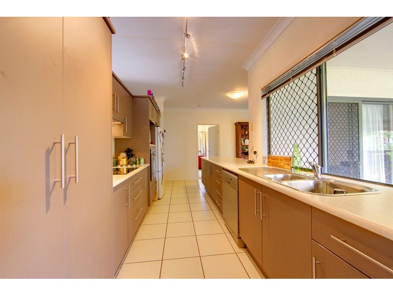 101 Thorn Street, Mount Louisa QLD 4814