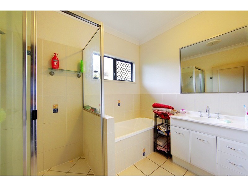 101 Thorn Street, Mount Louisa QLD 4814