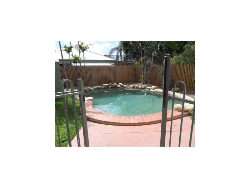 6 Phoenix Parade, Kirwan QLD 4817