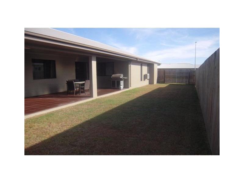 4 Summergold Street, Mount Low QLD 4818