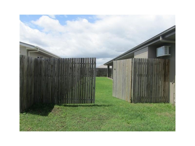 4 Summergold Street, Mount Low QLD 4818