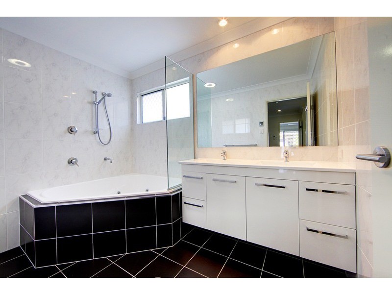 6 Newhaven Place, Idalia QLD 4811