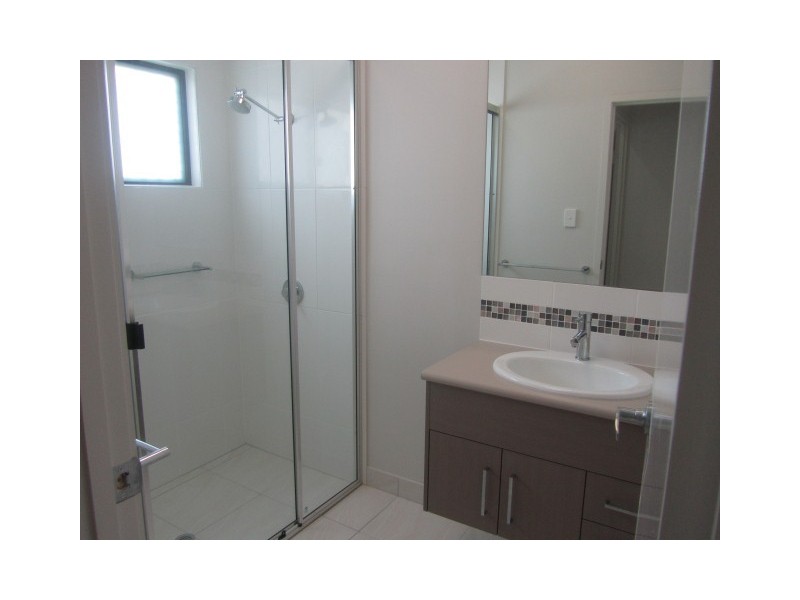 32 Franklin Drive, Mount Louisa QLD 4814