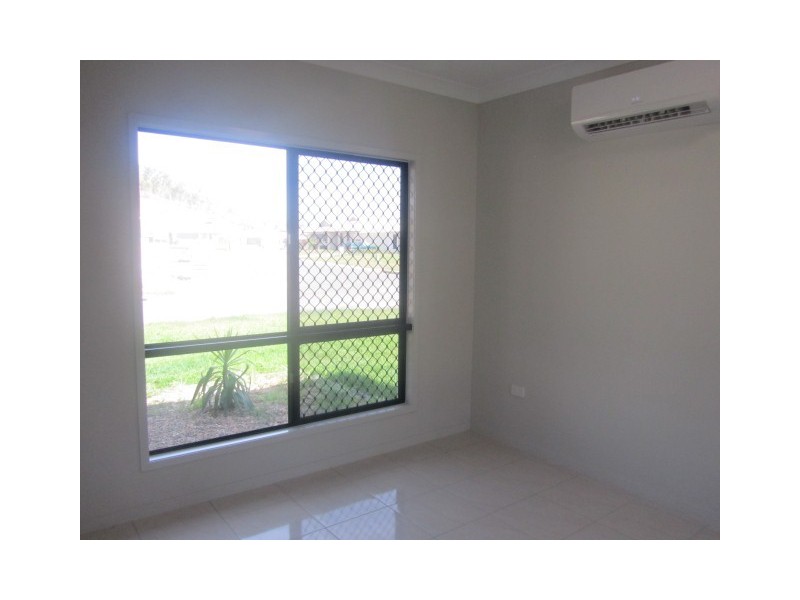 32 Franklin Drive, Mount Louisa QLD 4814