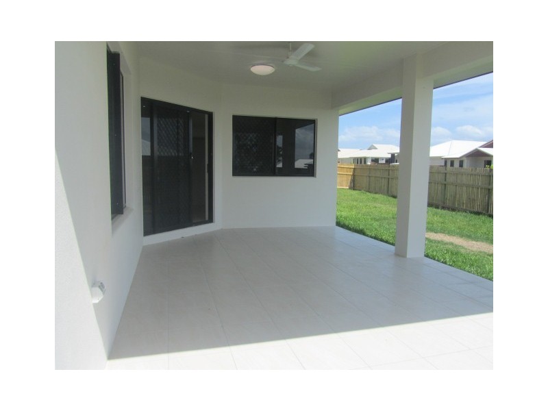 32 Franklin Drive, Mount Louisa QLD 4814