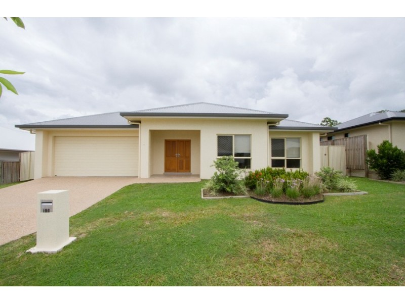 11 Pincer Court, Bushland Beach QLD 4818