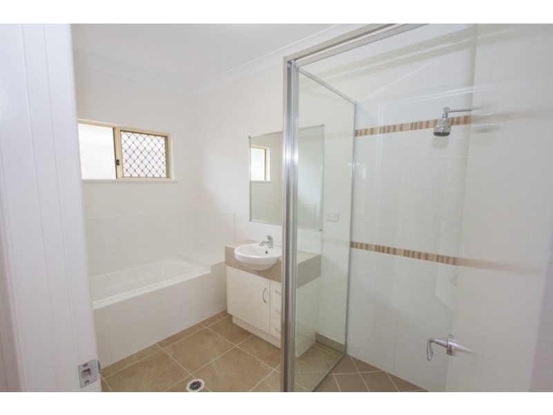 11 Pincer Court, Bushland Beach QLD 4818