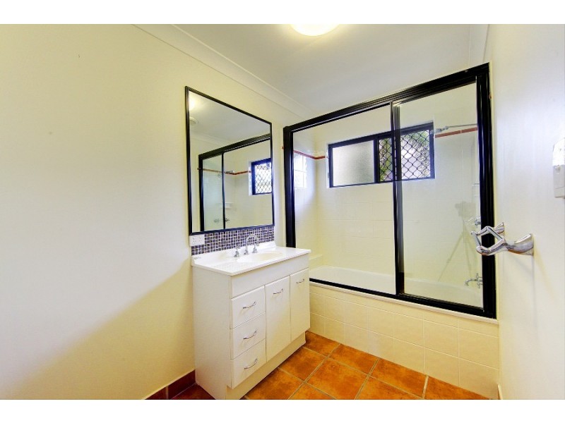 16 Monaro Circuit, Mount Louisa QLD 4814