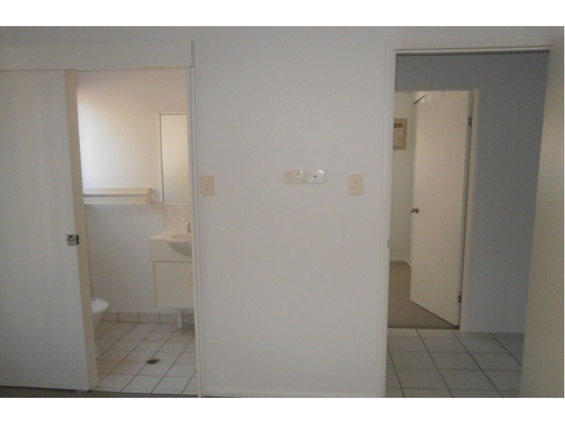 8 St Helens Drive, Mount Louisa QLD 4814