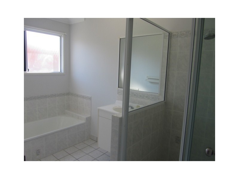 8 St Helens Drive, Mount Louisa QLD 4814