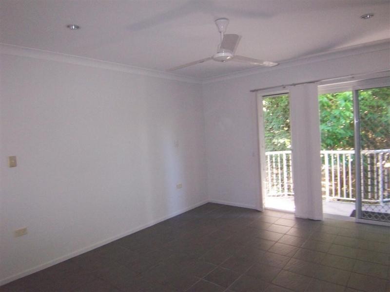 2/19 Second Avenue, Railway Estate QLD 4810