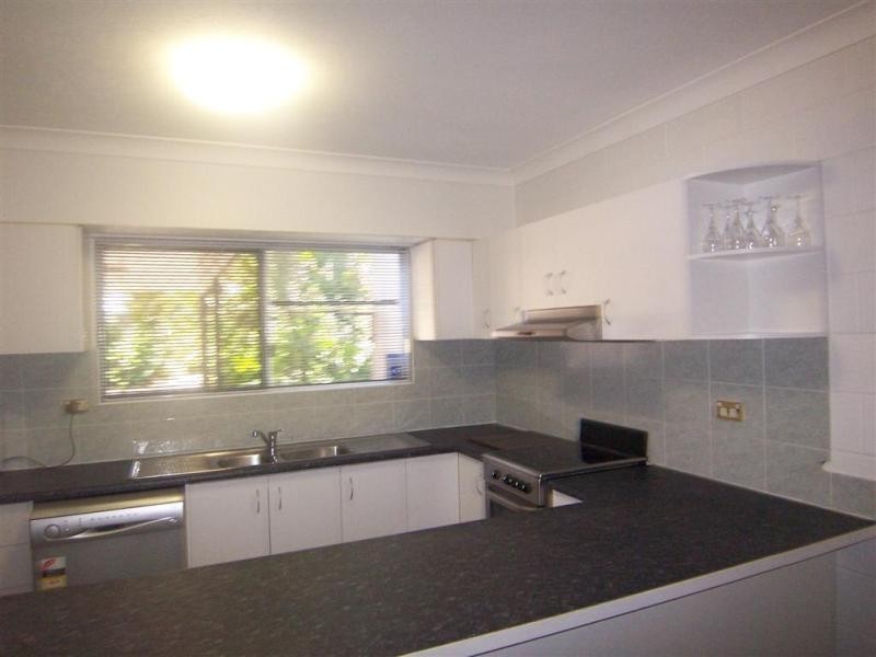 2/19 Second Avenue, Railway Estate QLD 4810