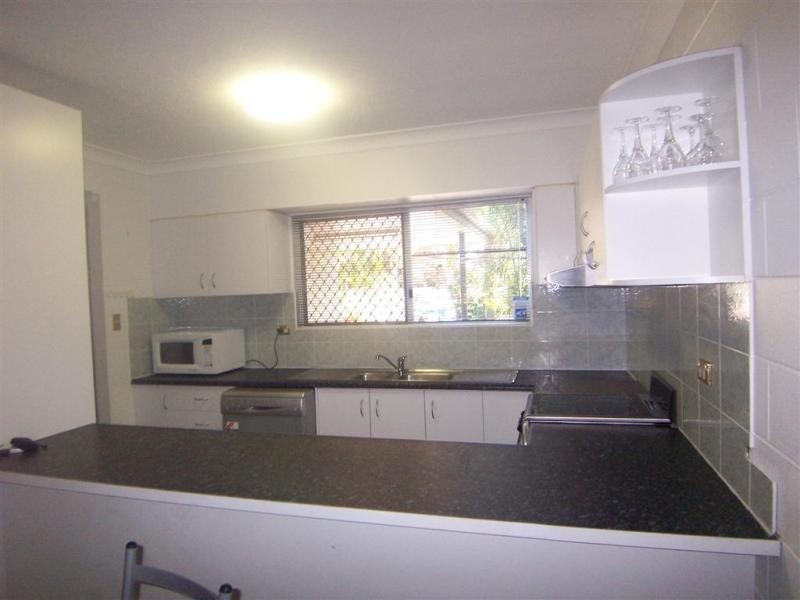 2/19 Second Avenue, Railway Estate QLD 4810