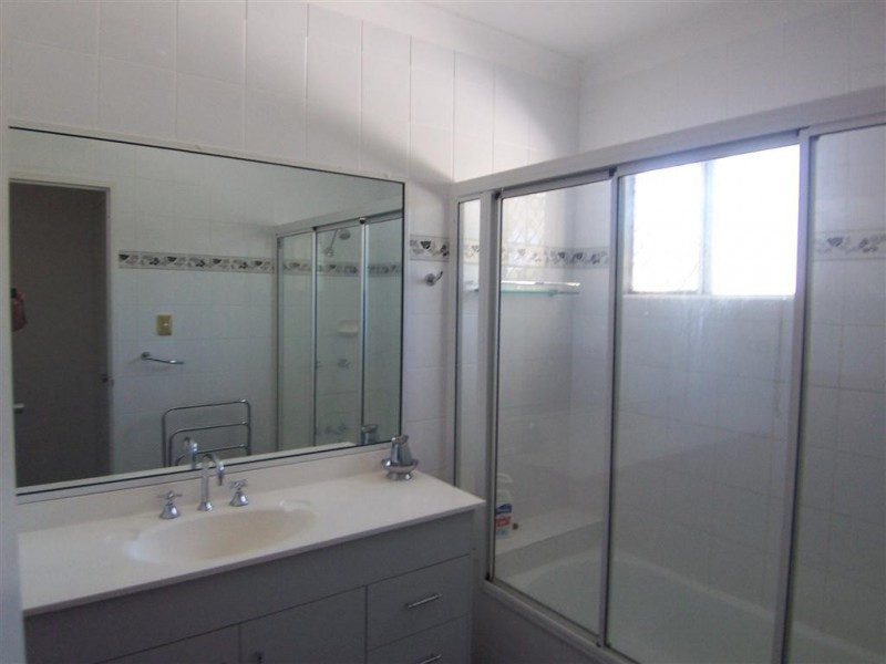 2/19 Second Avenue, Railway Estate QLD 4810