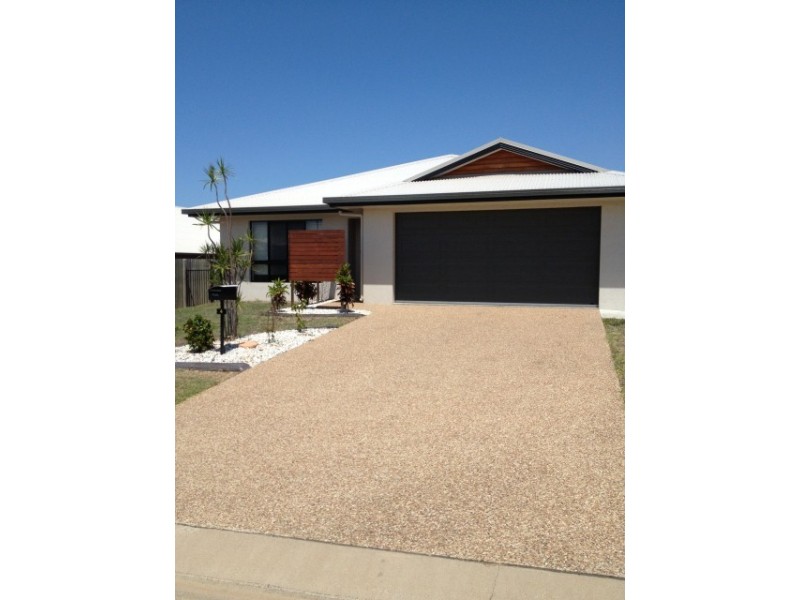 4 AFTON WAY, Mount Louisa QLD 4814