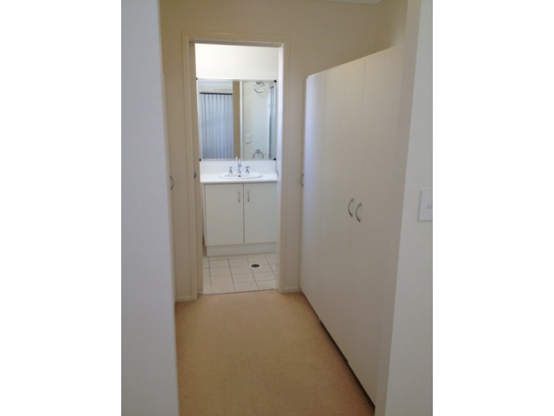 4 AFTON WAY, Mount Louisa QLD 4814