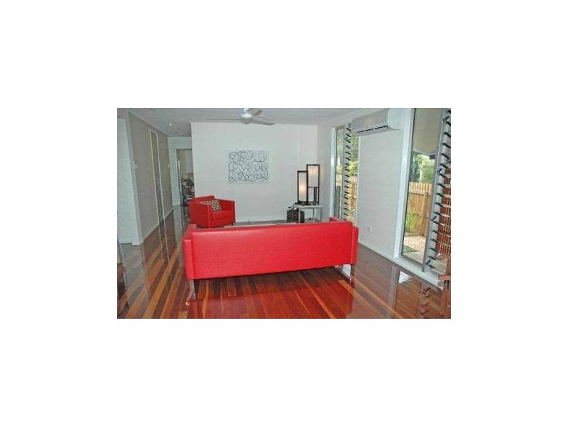 16 Richmond Street, Hermit Park QLD 4812