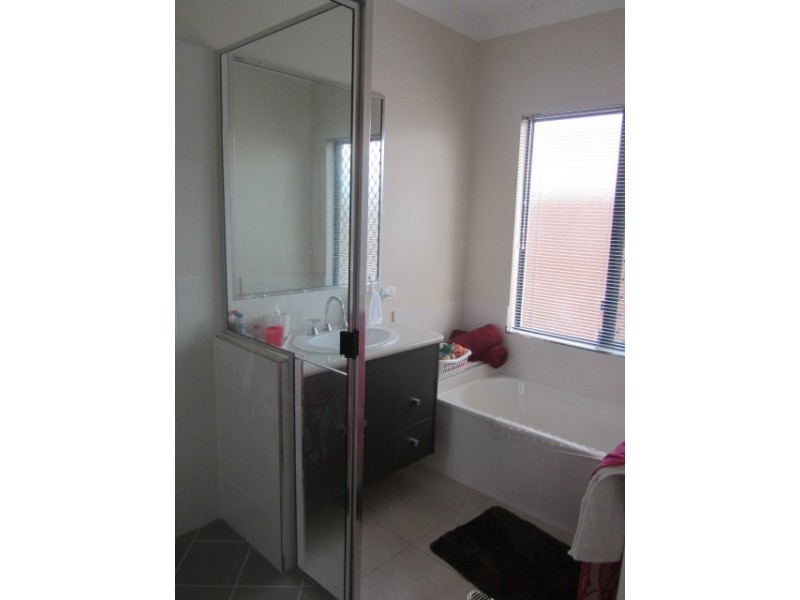 53 RATTRAY STREET, Bushland Beach QLD 4818