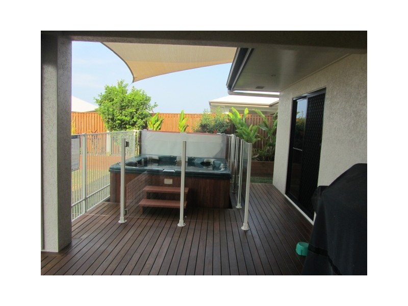 53 RATTRAY STREET, Bushland Beach QLD 4818